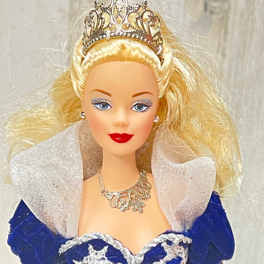 Barbie Millennium Keepsake Special Edition Happy New Year 2000 - Picture 7 of 7